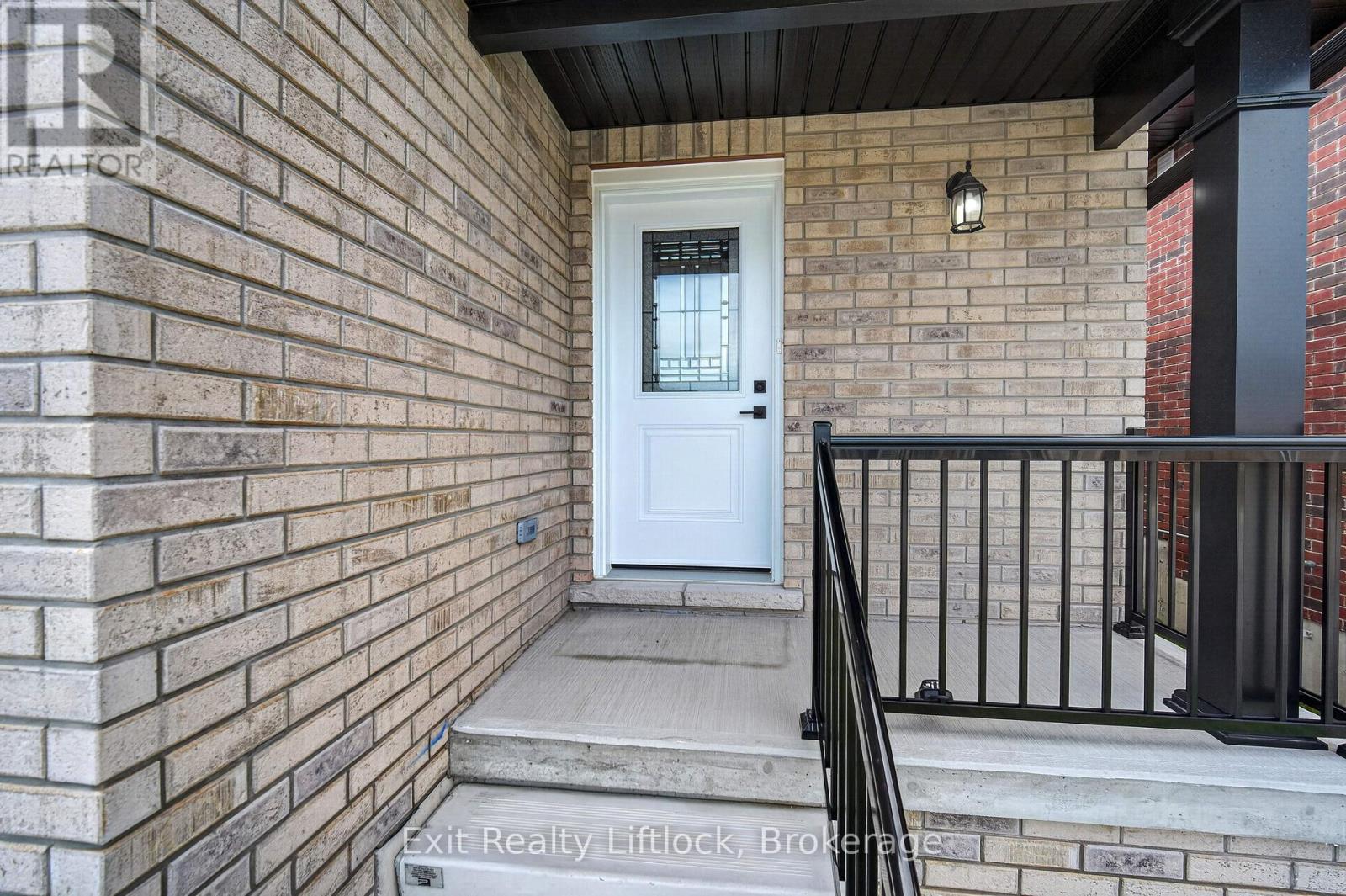 727 Latimer Way, Peterborough, Ontario  K9K 0H4 - Photo 2 - X13446554