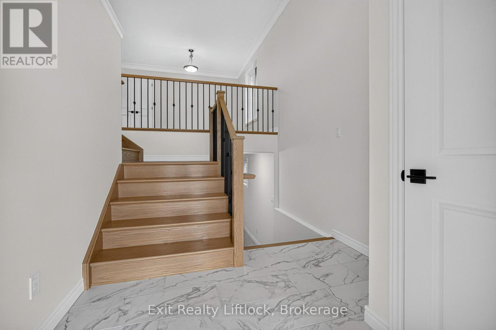 727 Latimer Way, Peterborough, Ontario  K9K 0H4 - Photo 4 - X13446554