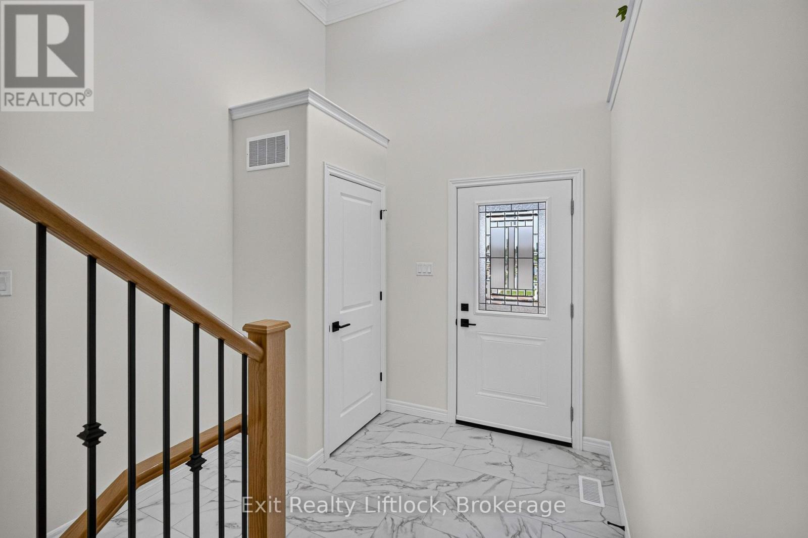 727 Latimer Way, Peterborough, Ontario  K9K 0H4 - Photo 3 - X13446554