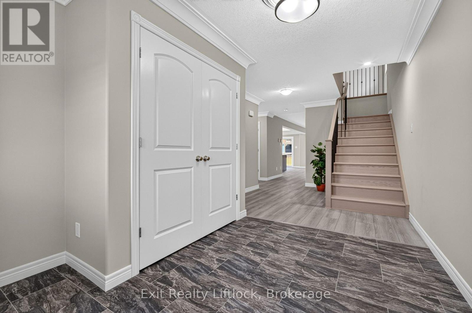 224 O'neil Street, Peterborough, Ontario  K9K 0H5 - Photo 4 - X13799144
