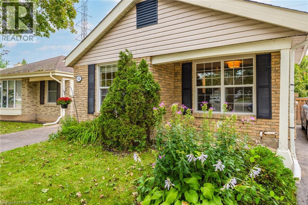 42 Macteith Court, Cambridge, Ontario  N1R 7B9 - Photo 3 - 40862175