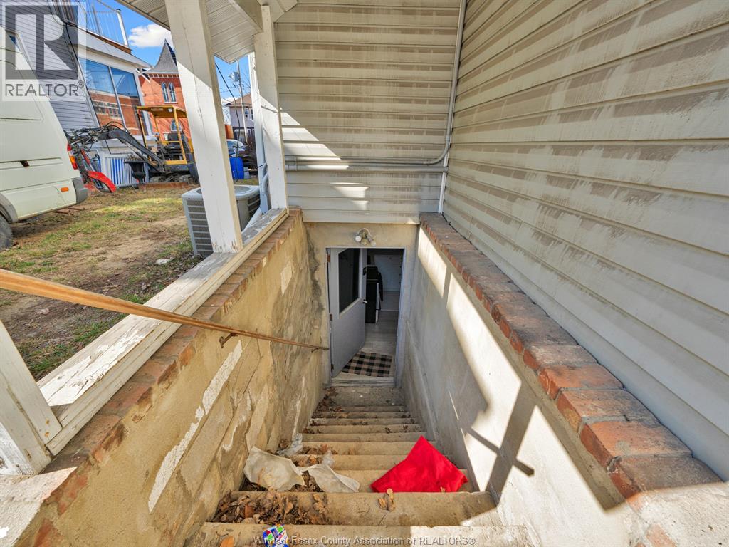 3329 Sandwich Street, Windsor, Ontario  N9C 1B2 - Photo 28 - 26022984