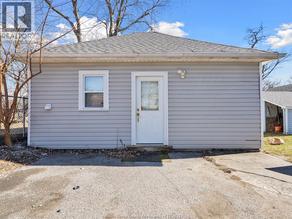 3329 Sandwich Street, Windsor, Ontario  N9C 1B2 - Photo 37 - 26022984