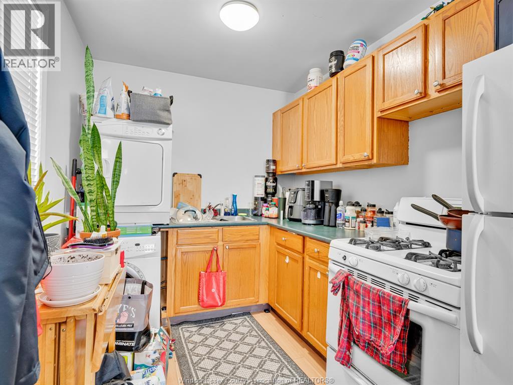 3329 Sandwich Street, Windsor, Ontario  N9C 1B2 - Photo 38 - 26022984