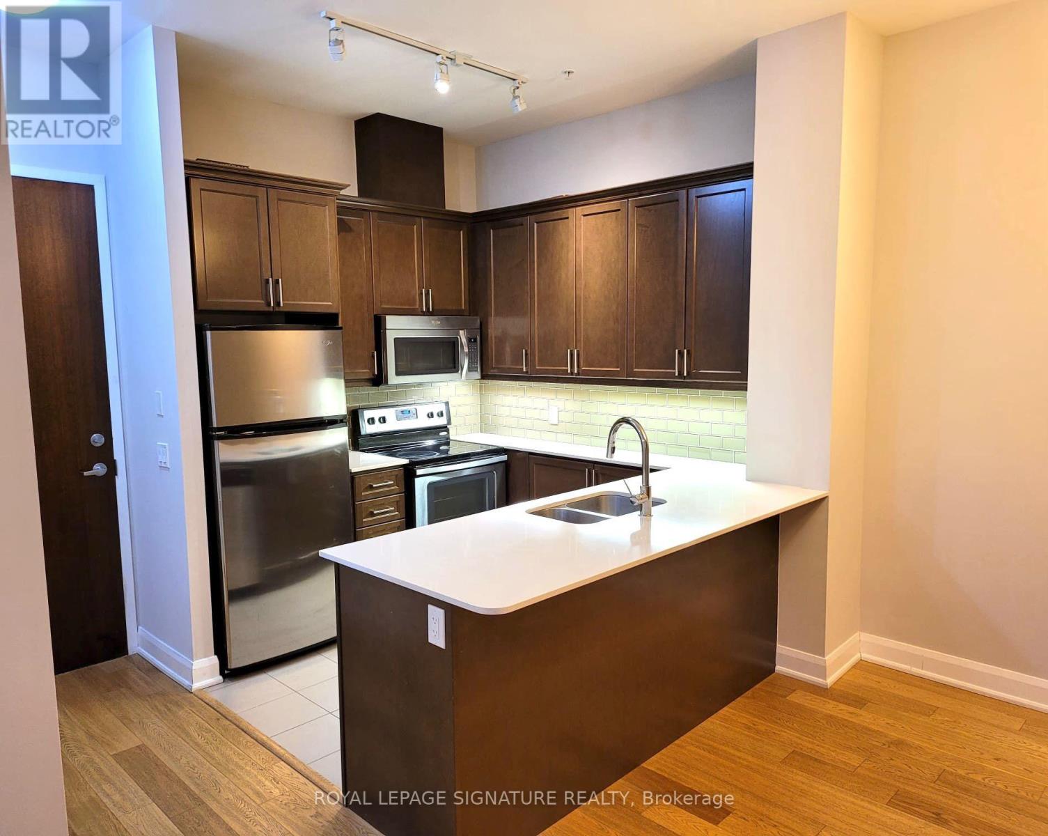 123 - 2480 PRINCE MICHAEL DRIVE, Oakville, Ontario