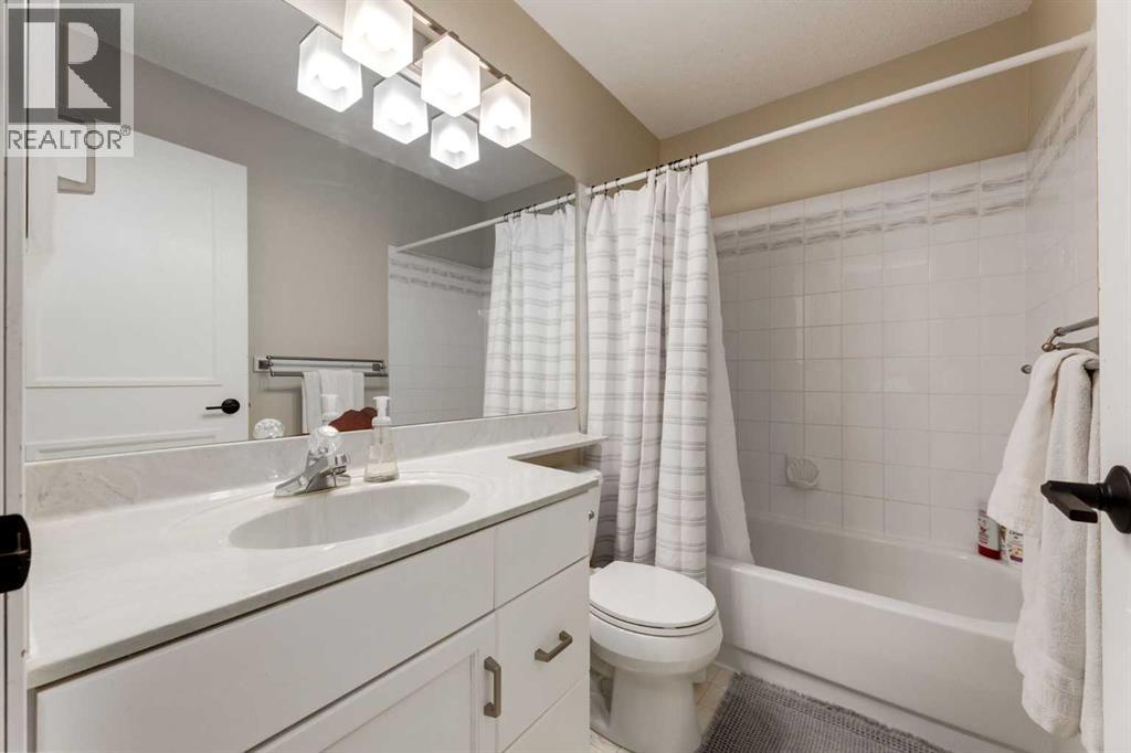 32 Sunmeadows Court Se, Calgary, Alberta  T2X 3H4 - Photo 27 - A2336157