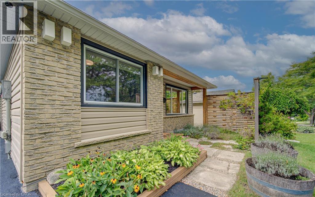 73 Christopher Drive, Waterloo, Ontario  N2J 4J6 - Photo 4 - 40863390