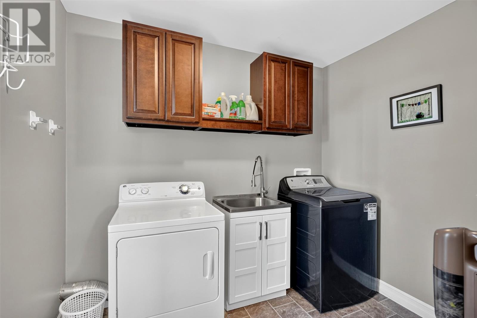 16 Hillview Place, South River — photo 17