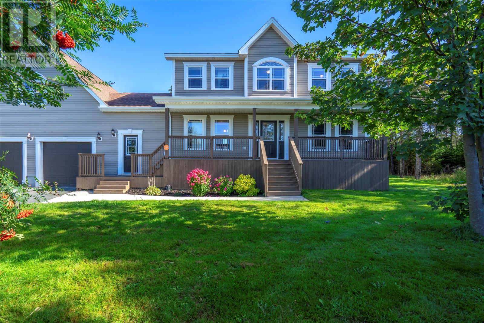 16 Hillview Place, South River — photo 2