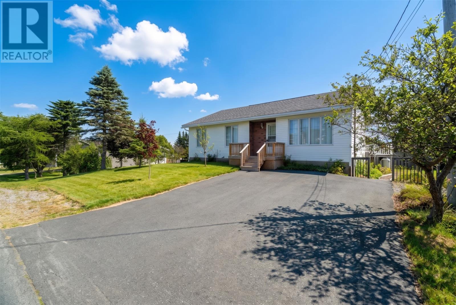17 Cedar Drive, St. John's — photo 2