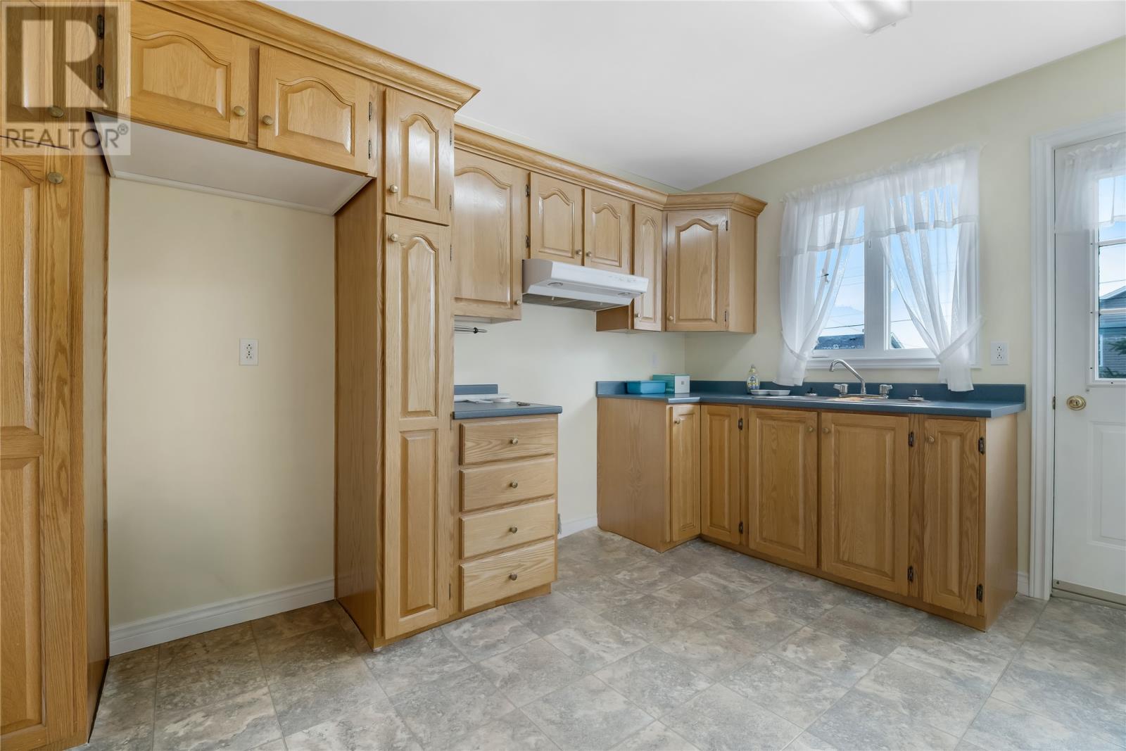 17 Cedar Drive, St. John's — photo 9