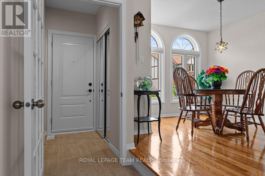 2756 Massicotte Lane, Ottawa, Ontario K1T 3H1 - Photo 3 - X13801038