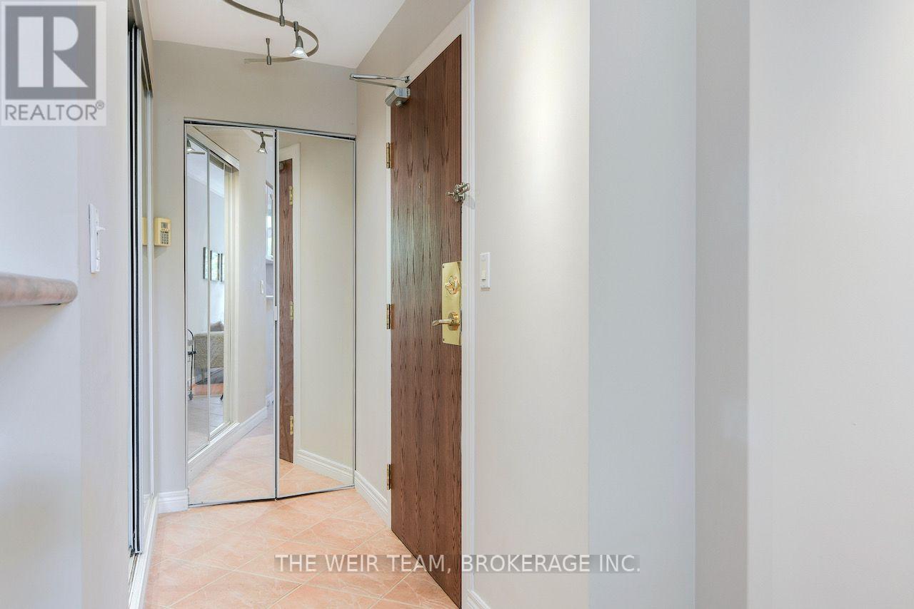 202 - 135 Maitland Street, Toronto, Ontario  M4Y 1E5 - Photo 4 - C13801126