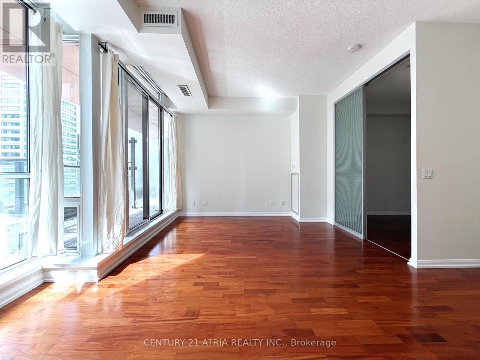 1820 - 111 Elizabeth Street, Toronto, Ontario  M5G 1P7 - Photo 14 - C13801144