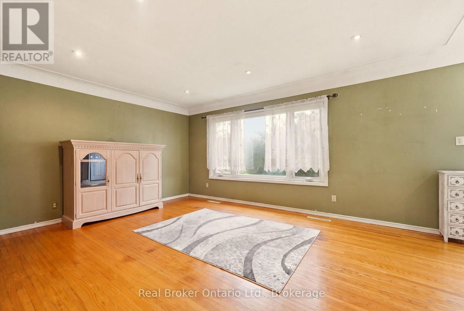 354 East 37th Street, Hamilton, Ontario  L8V 4B6 - Photo 11 - X13801070