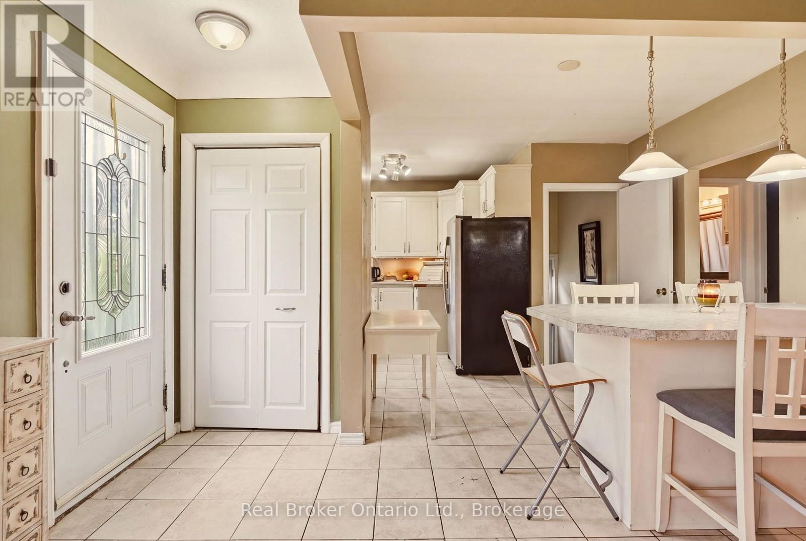 354 East 37th Street, Hamilton, Ontario  L8V 4B6 - Photo 5 - X13801070
