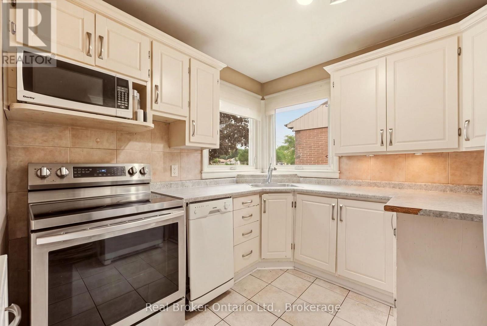 354 East 37th Street, Hamilton, Ontario  L8V 4B6 - Photo 8 - X13801070