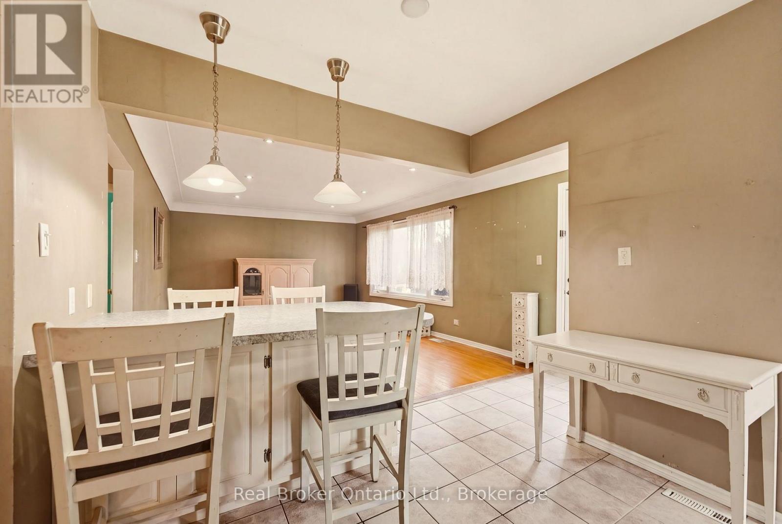 354 East 37th Street, Hamilton, Ontario  L8V 4B6 - Photo 9 - X13801070