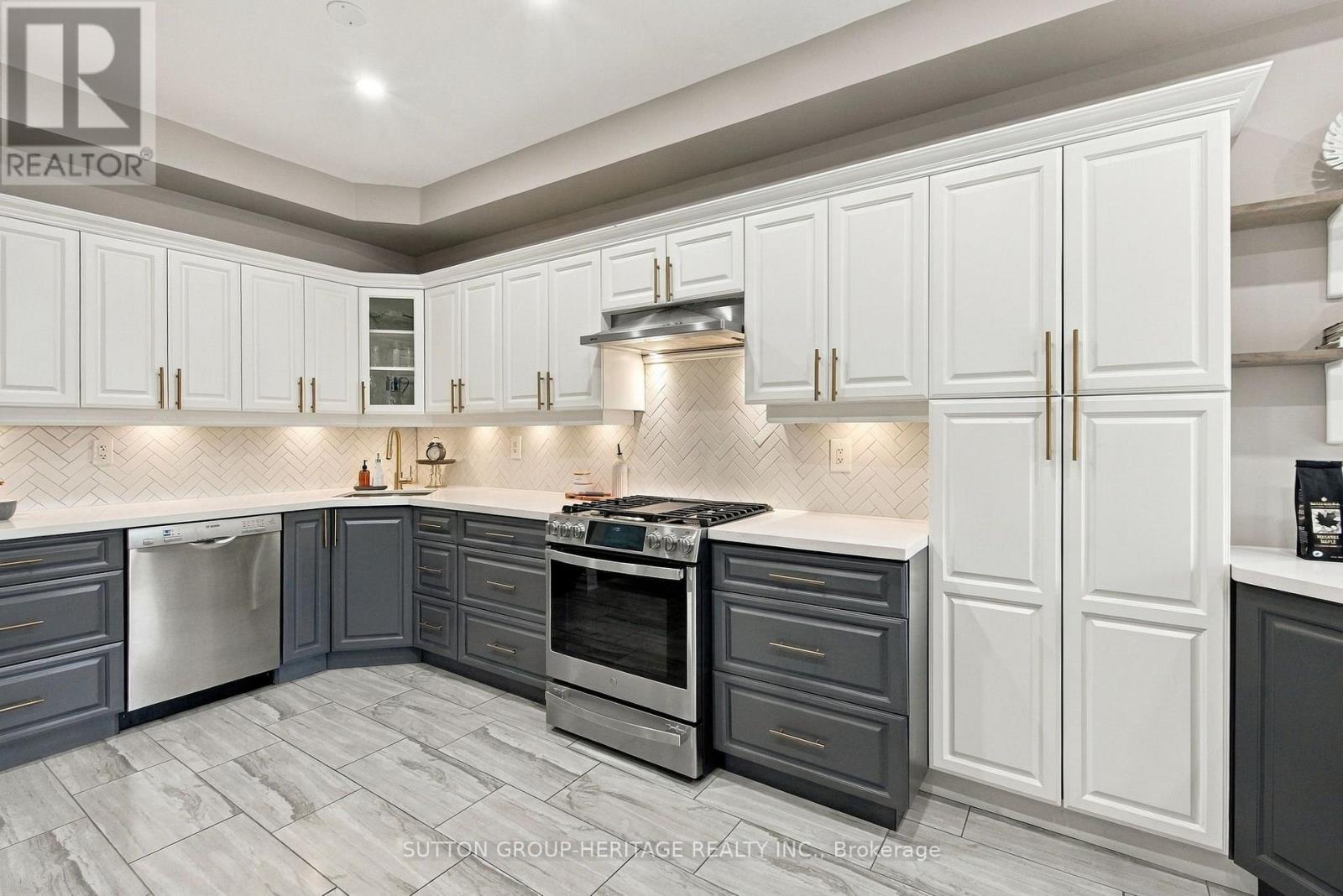 36 Mildenhall Place, Whitby, Ontario  L1M 0E4 - Photo 13 - E13801020