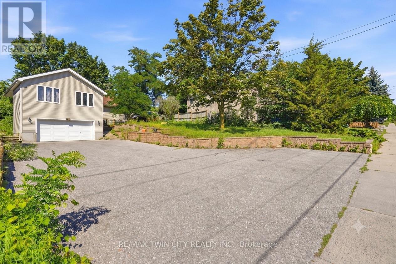 980 Ritson Road N, Oshawa, Ontario  L1G 6Z5 - Photo 2 - E13801100
