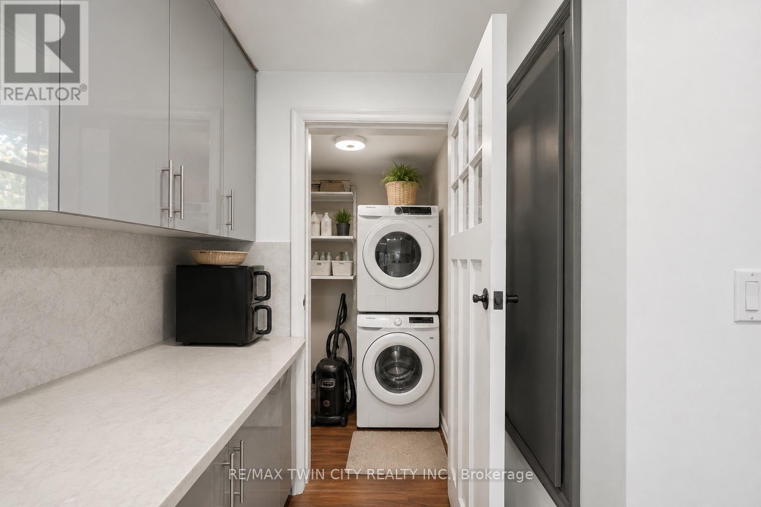 980 Ritson Road N, Oshawa, Ontario  L1G 6Z5 - Photo 8 - E13801100