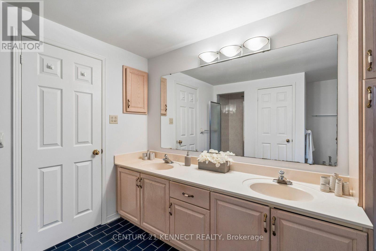 38 Rosemount Avenue, Markham, Ontario  L3T 6S7 - Photo 16 - N13801024