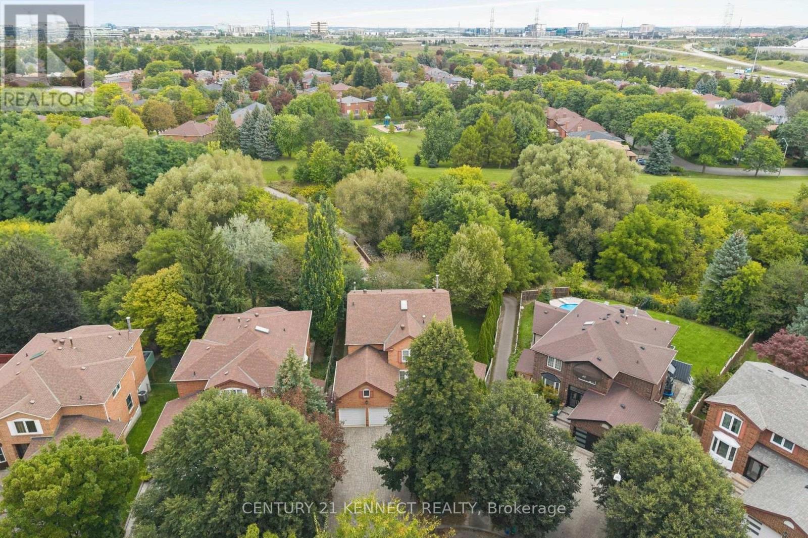 38 Rosemount Avenue, Markham, Ontario  L3T 6S7 - Photo 4 - N13801024
