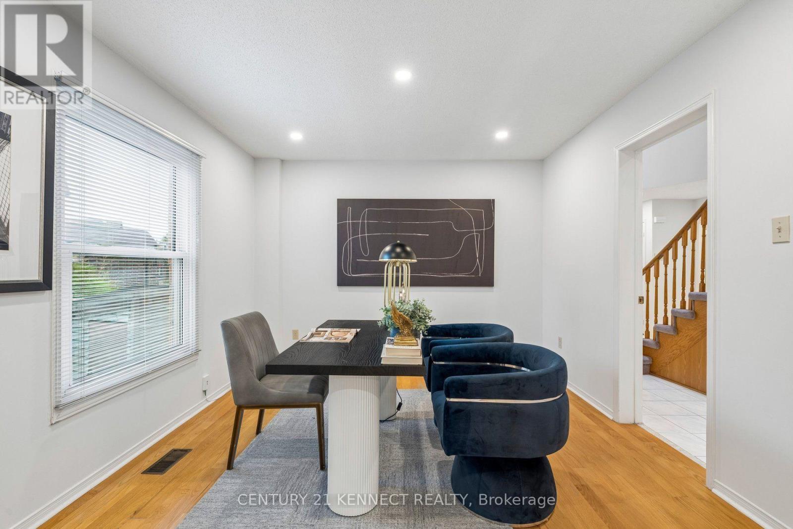 38 Rosemount Avenue, Markham, Ontario  L3T 6S7 - Photo 9 - N13801024