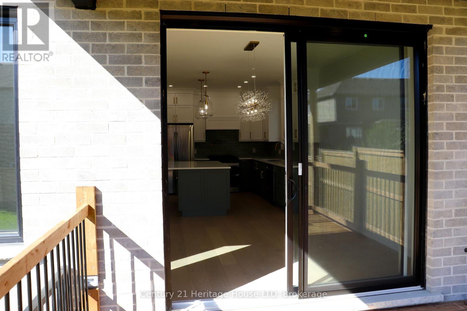 8890 Angie Drive, Niagara Falls, Ontario  L2H 3W8 - Photo 6 - X13801004