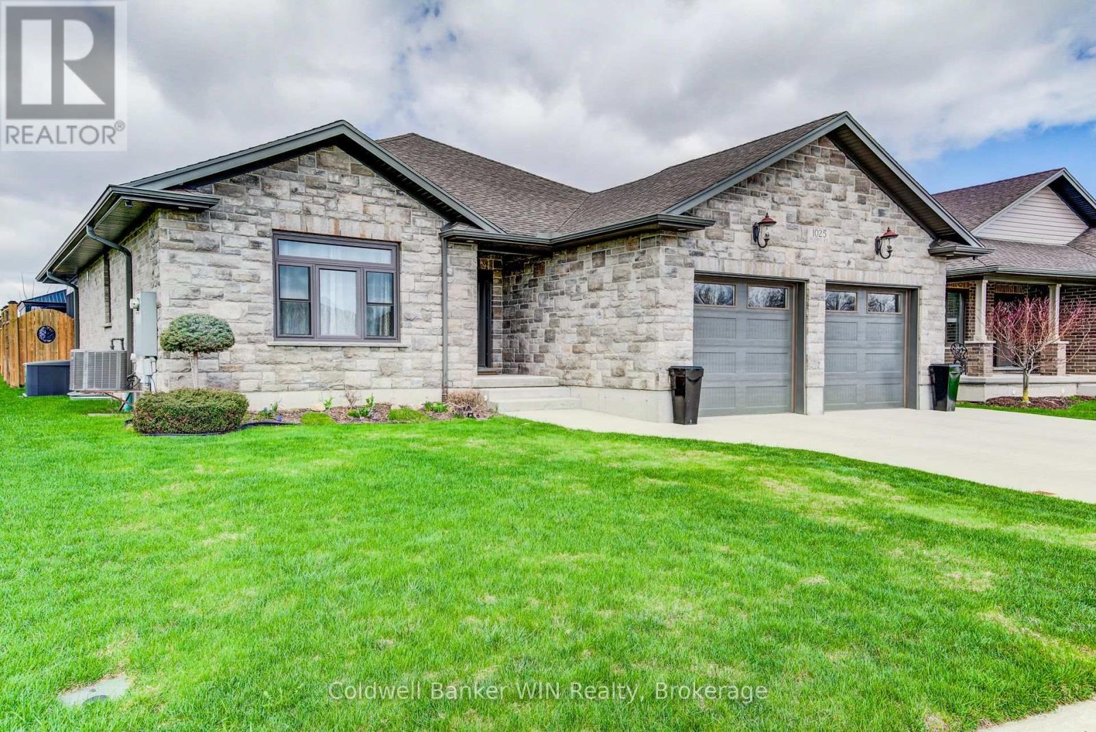 1025 Reserve Avenue S, North Perth, Ontario  N4W 0B5 - Photo 2 - X13801138