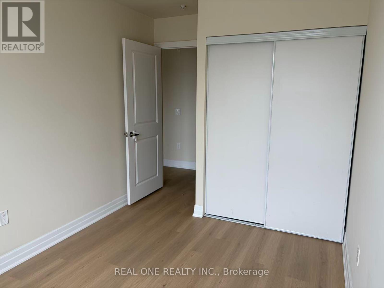 210 - 650 Sauve Street, Milton (Be Beaty), Ontario  L9T 9A8 - Photo 4 - W13801014