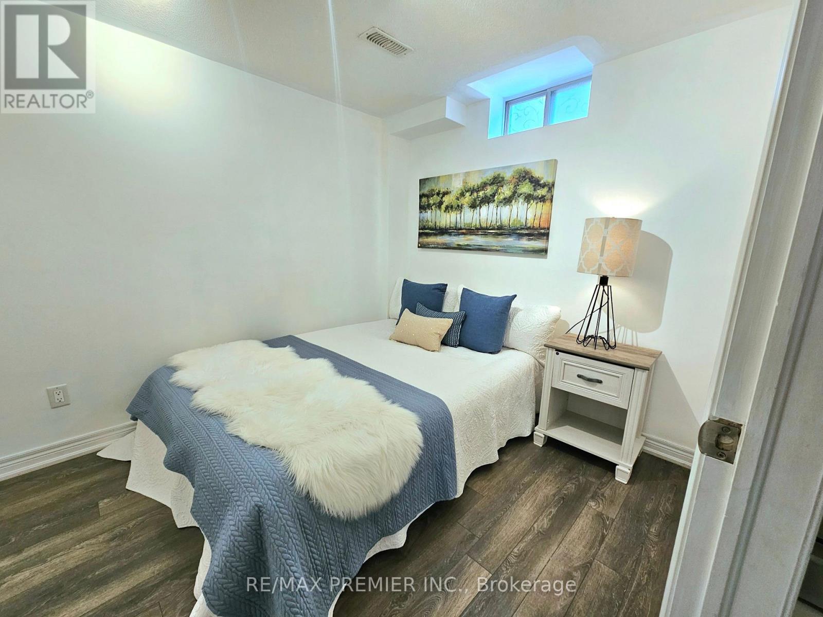Bsmt - 3900 Arvona Place, Mississauga, Ontario  L5M 0Y5 - Photo 4 - W13801104