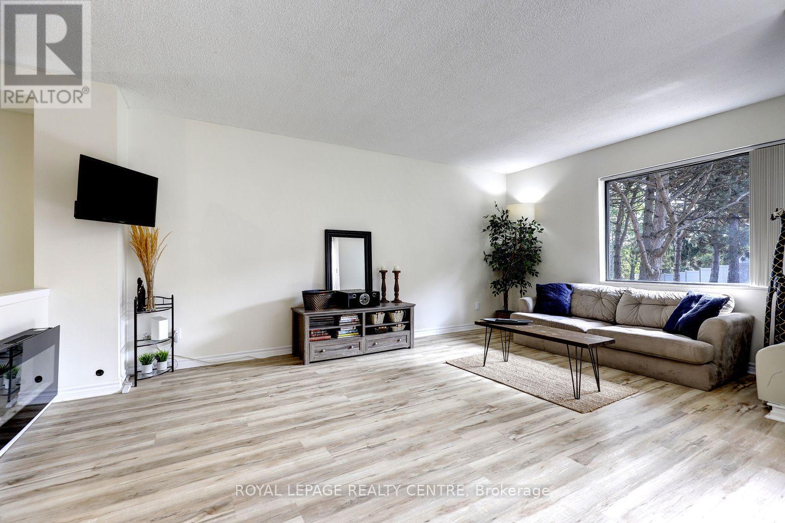 201 - 1000 Cedarglen Gate, Mississauga, Ontario  L5C 3Z5 - Photo 6 - W13801134