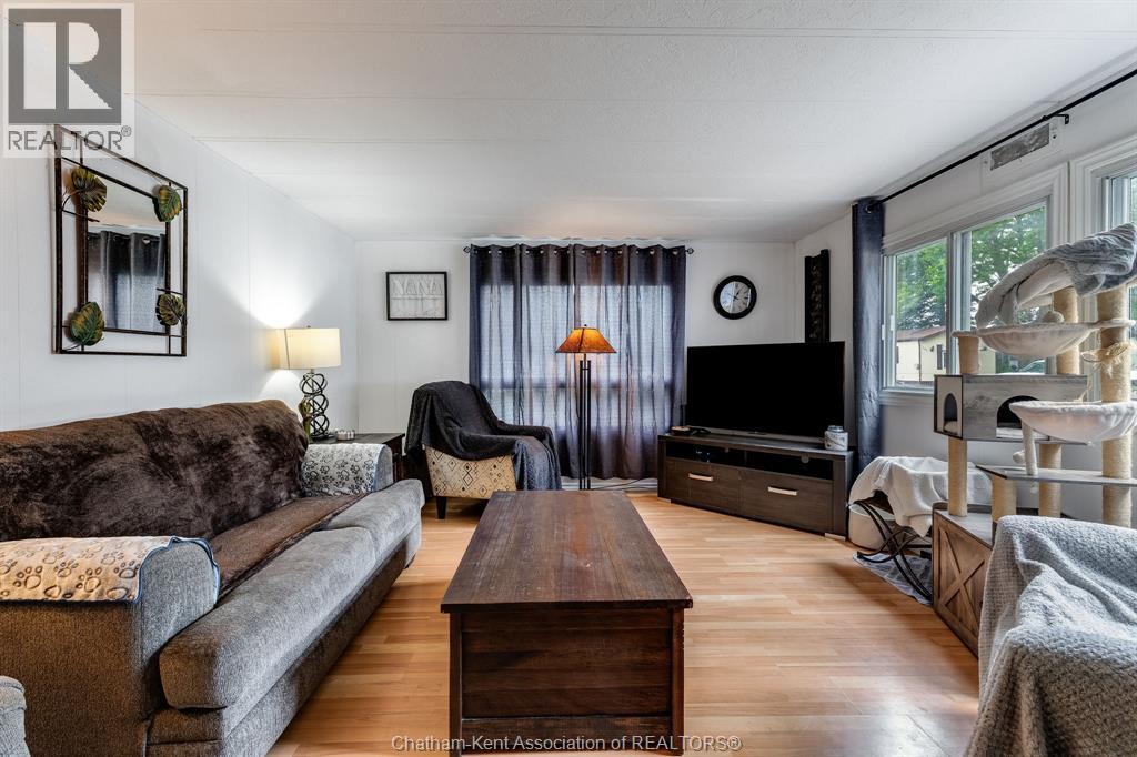 96 Regency Drive, Chatham, Ontario  N7L 5A3 - Photo 3 - 26022934