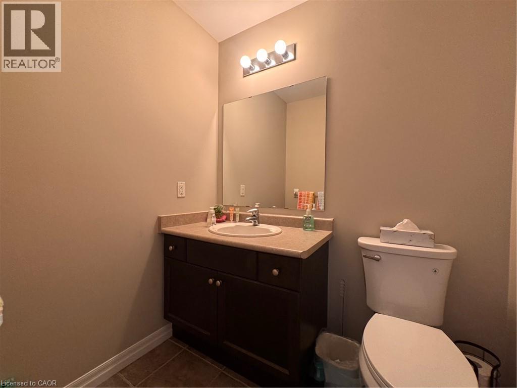 105 Pinnacle Drive Unit# 11, Kitchener, Ontario  N2P 1B8 - Photo 2 - 40860139