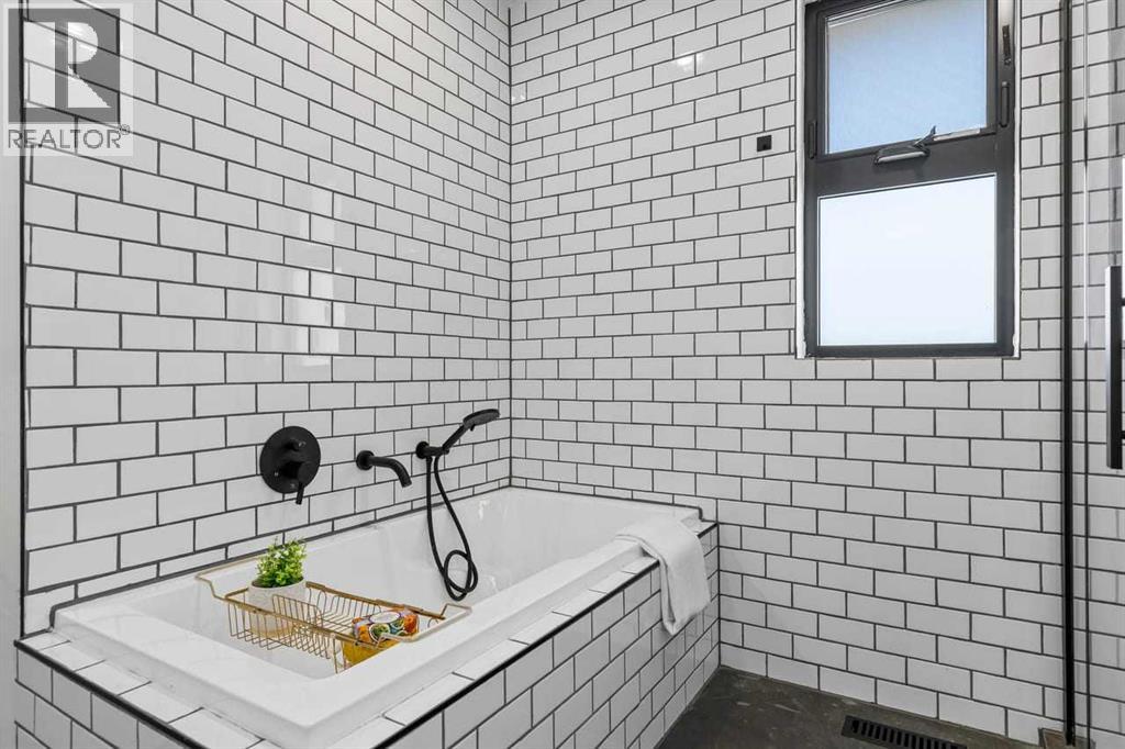 506 7 Avenue NW, Calgary, Alberta T2N 0Y9 - Photo 17 - A2342737
