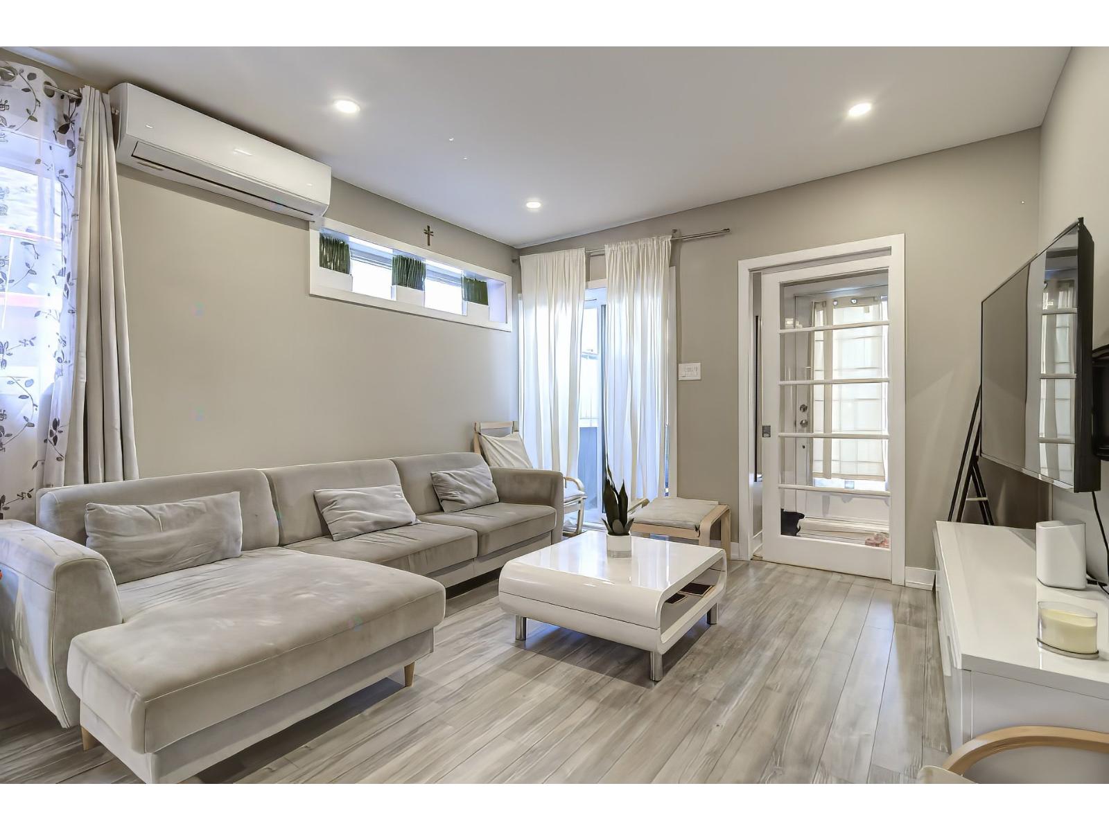 2402 Rue Préfontaine Longueuil (Le Vieux-Longueuil) Quebec Canada J4K3Y2 4