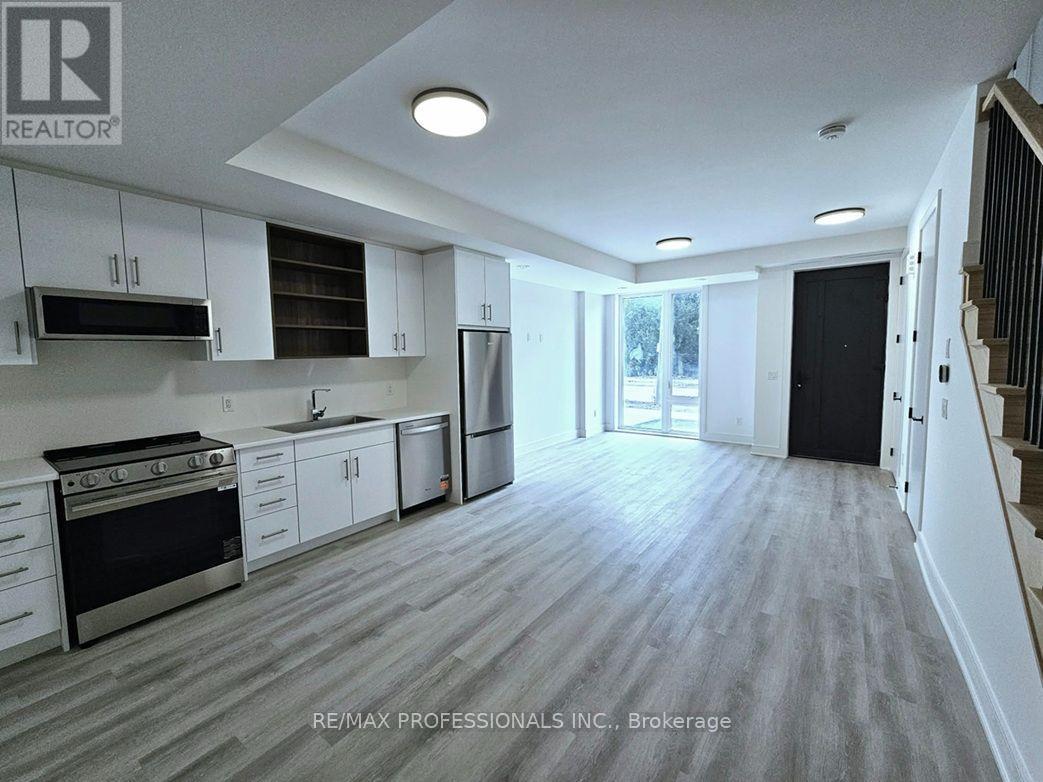 230 Ellis Avenue, St. Catharines, Ontario  L2P 0H2 - Photo 2 - X13801096