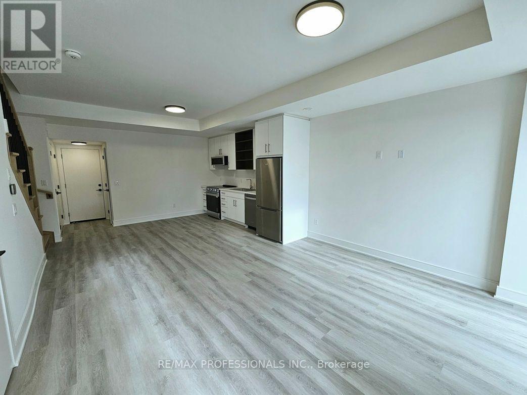 230 Ellis Avenue, St. Catharines, Ontario  L2P 0H2 - Photo 4 - X13801096