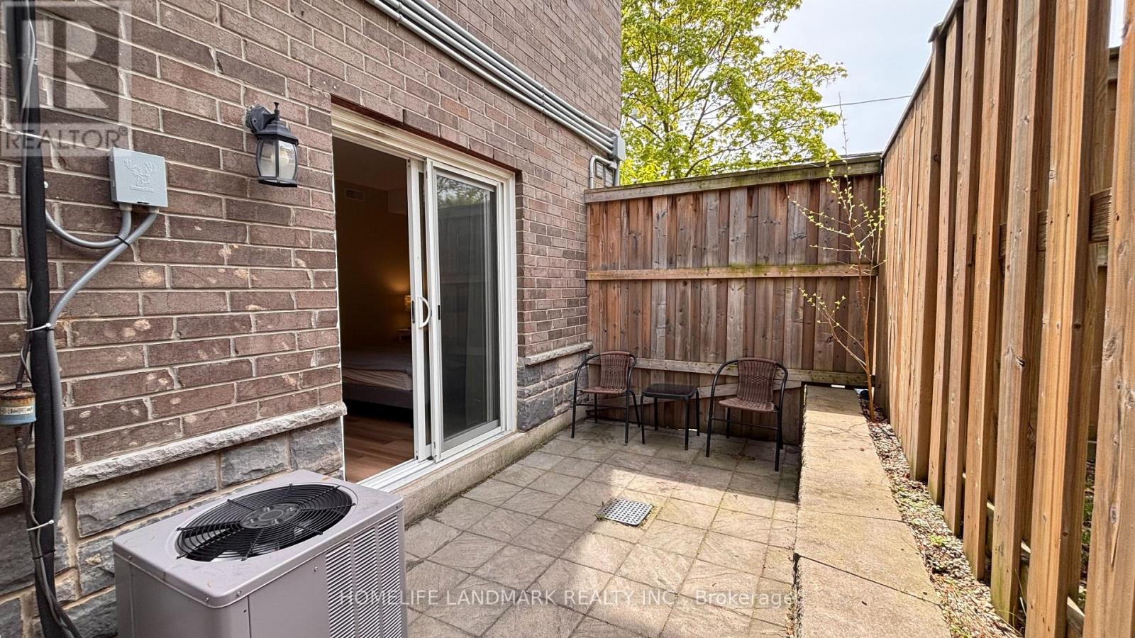1 - 122 Courtland Avenue E, Kitchener, Ontario  N2H 1Y9 - Photo 12 - X13801154
