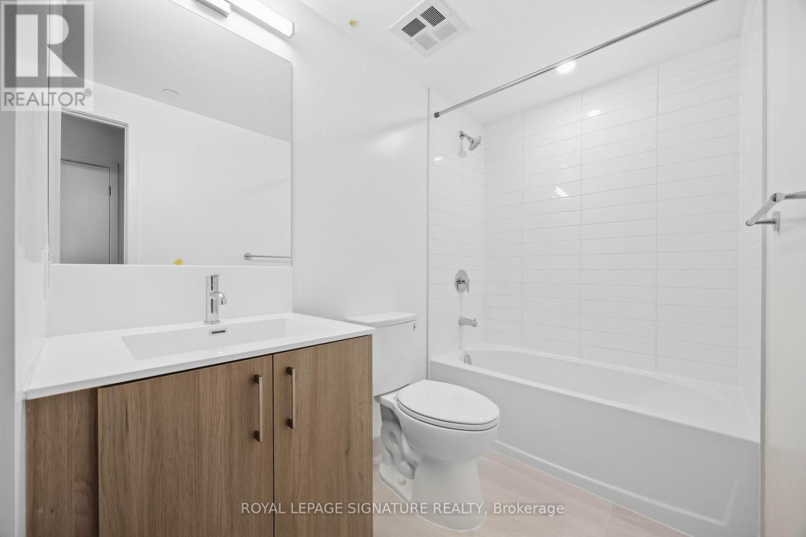 2216 - 4010 Eglinton Avenue W, Toronto, Ontario  M9A 0G5 - Photo 17 - W13776802