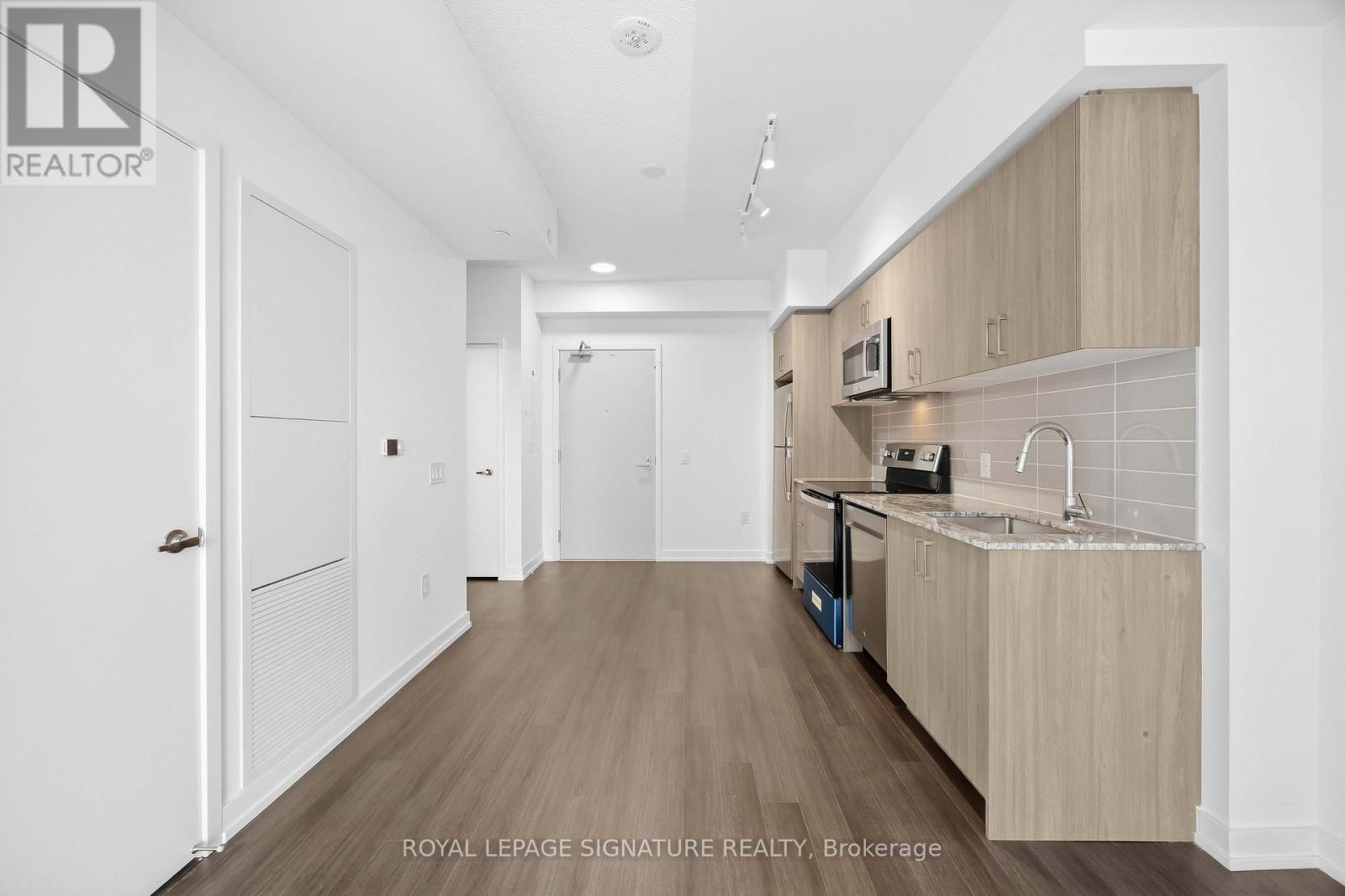 2216 - 4010 Eglinton Avenue W, Toronto, Ontario  M9A 0G5 - Photo 5 - W13776802