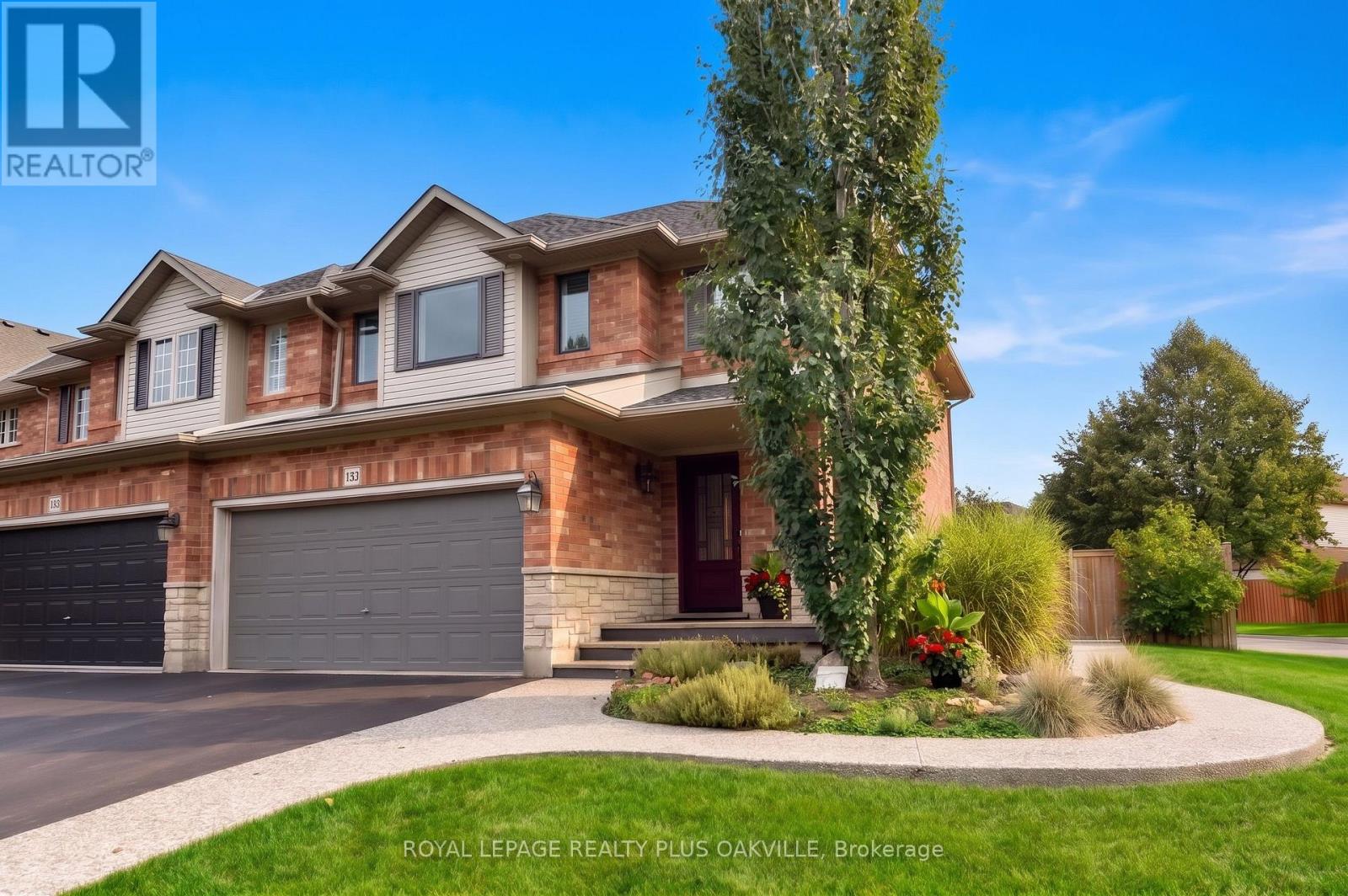 546 Sandcherry Drive, Burlington, Ontario  L7T 4L6 - Photo 3 - W13796770