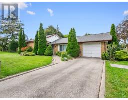 2 LEAVENWORTH CRESCENT, Toronto, Ontario