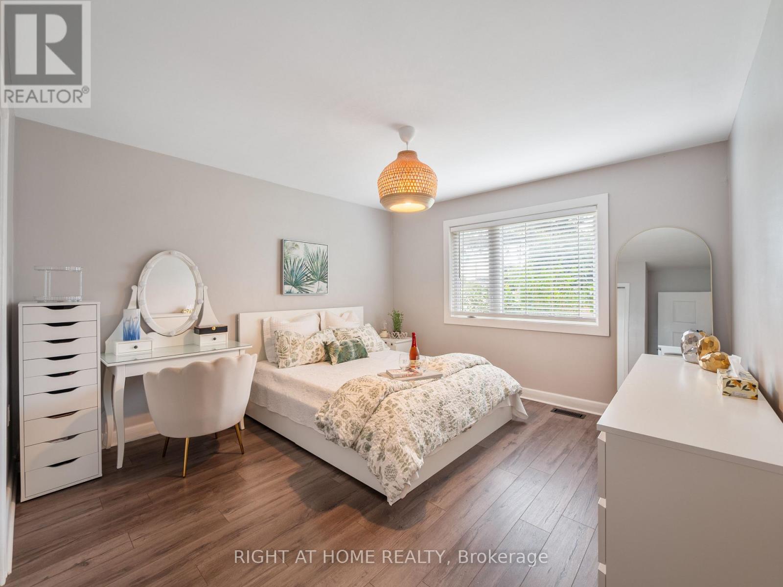 2 Leavenworth Crescent, Toronto, Ontario  M9C 1T3 - Photo 14 - W13798542