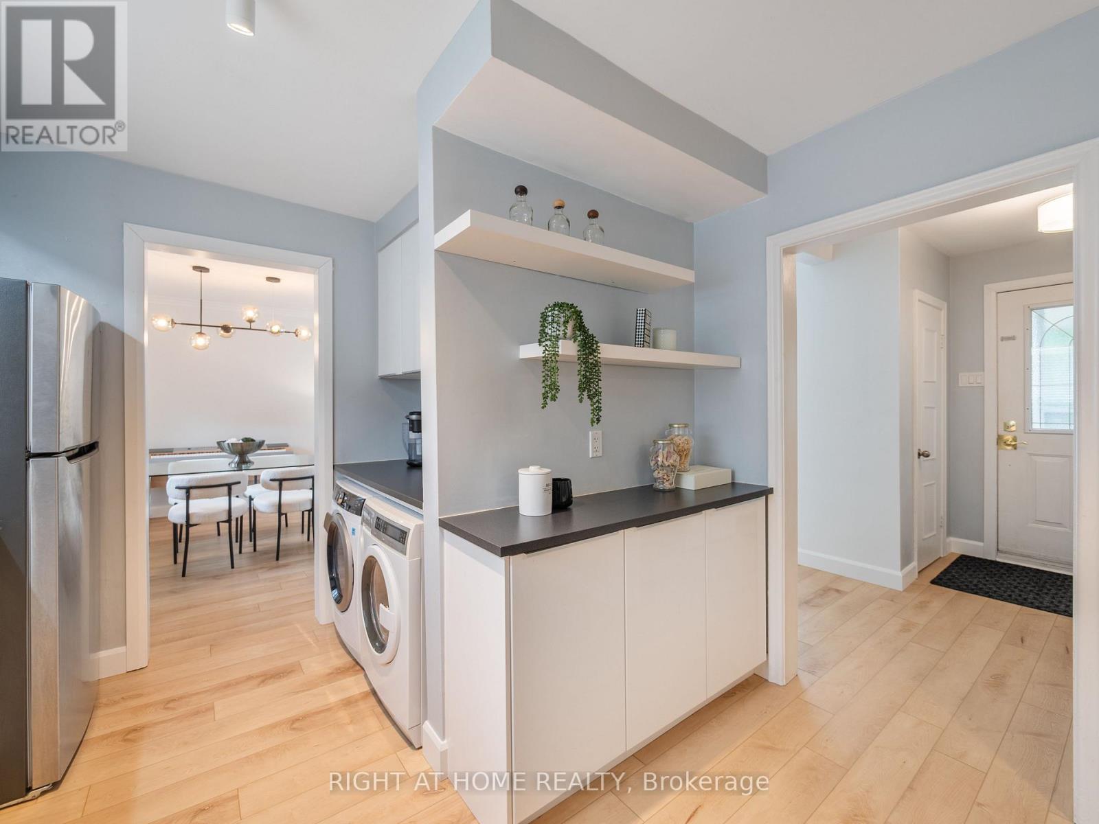 2 Leavenworth Crescent, Toronto, Ontario  M9C 1T3 - Photo 12 - W13798542