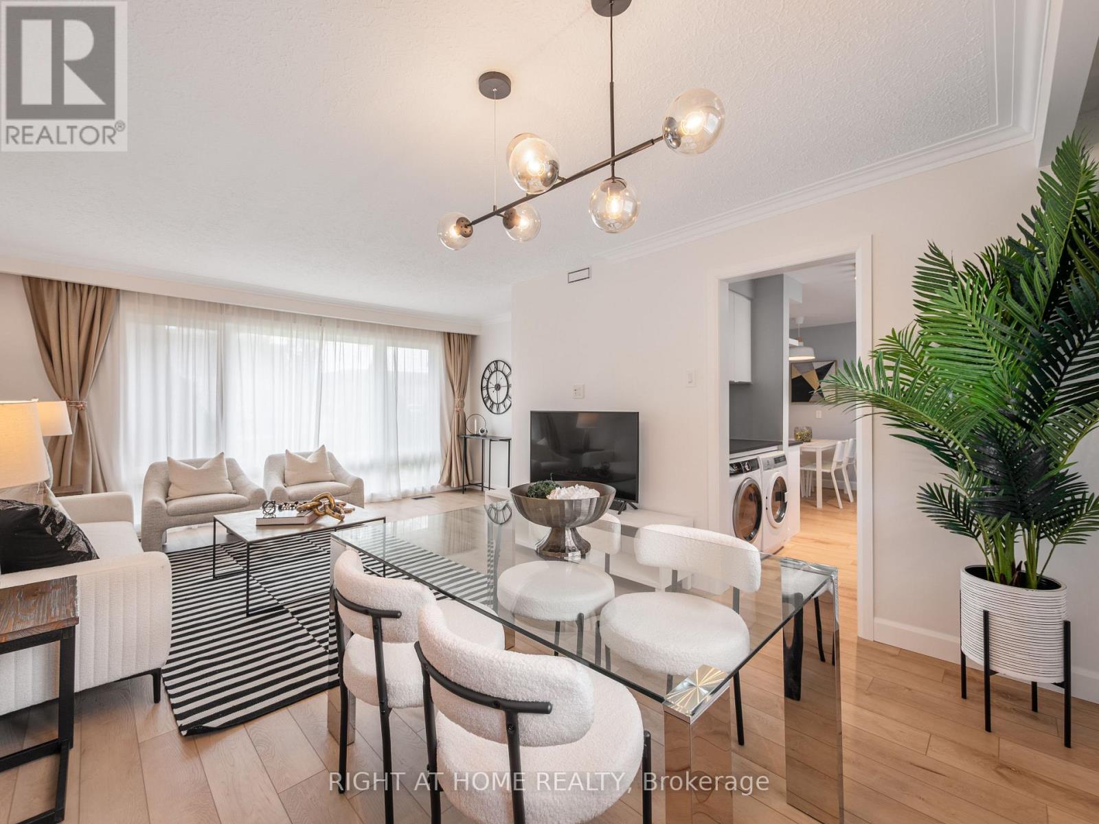 2 Leavenworth Crescent, Toronto, Ontario  M9C 1T3 - Photo 9 - W13798542
