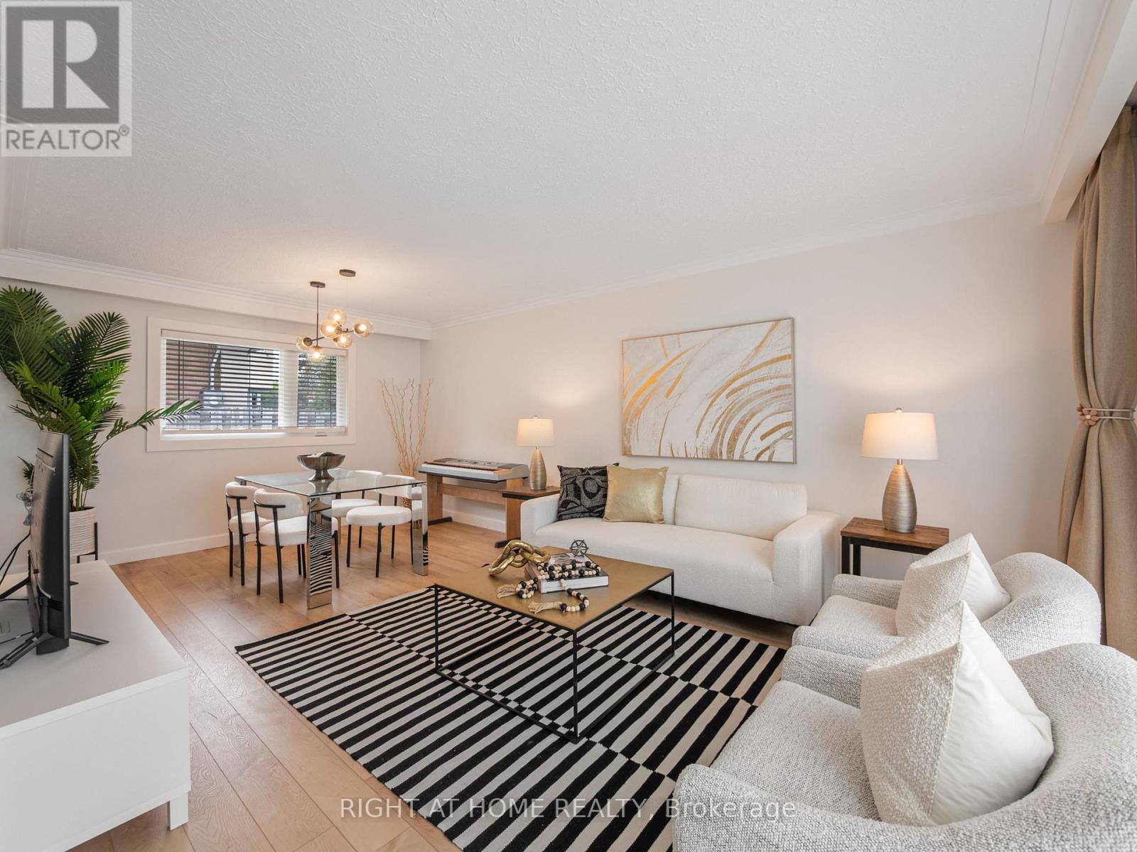 2 Leavenworth Crescent, Toronto, Ontario  M9C 1T3 - Photo 5 - W13798542