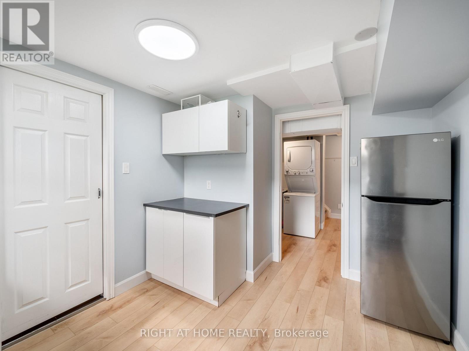 2 Leavenworth Crescent, Toronto, Ontario  M9C 1T3 - Photo 26 - W13798542