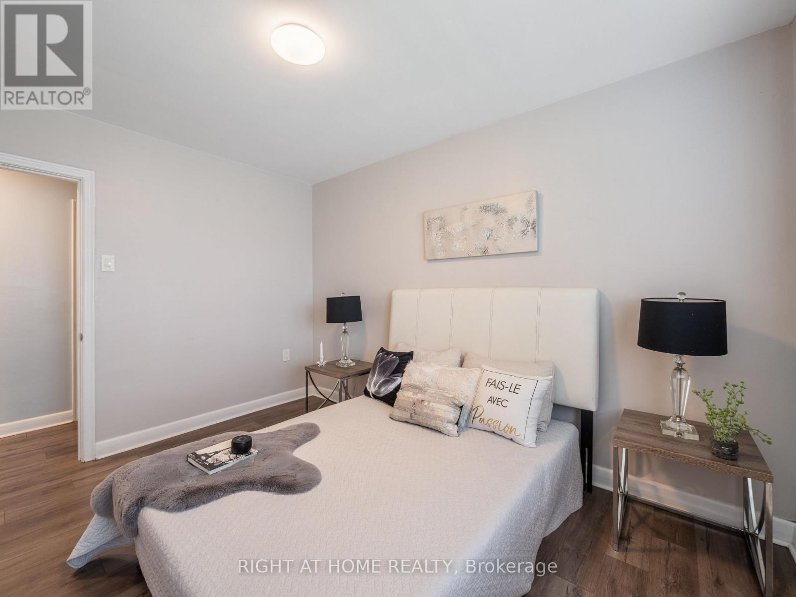 2 Leavenworth Crescent, Toronto, Ontario  M9C 1T3 - Photo 17 - W13798542